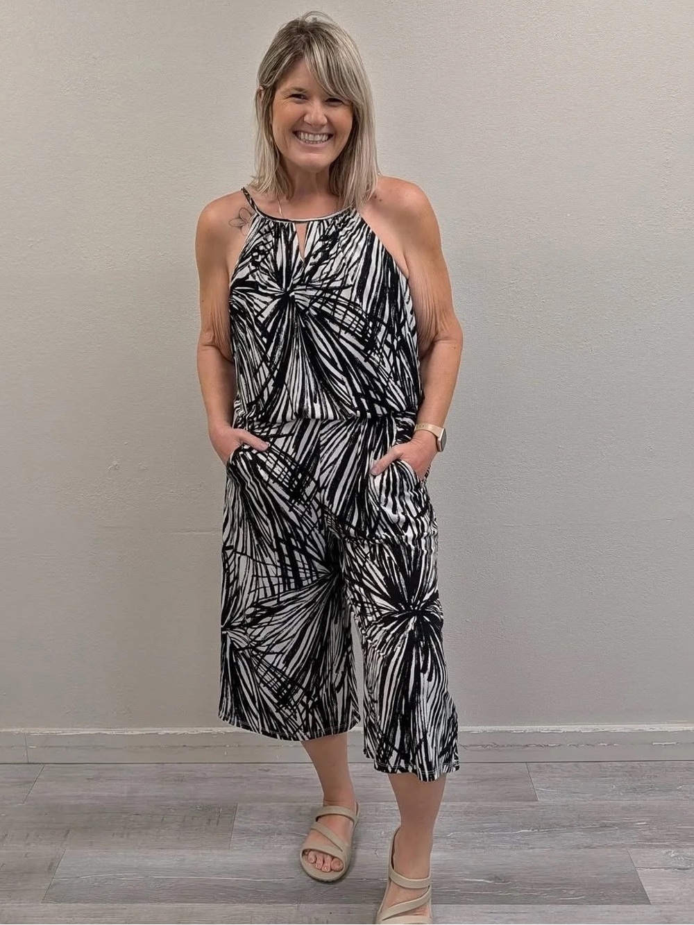 London Times Black & White Palm Print Cropped Jumpsuit - Size 12